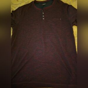 GUESS short sleeve XL Nwot burgundy/black